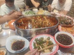 -牟记江湖重庆地标特色菜鱼蛋海鲜羊蝎子(巴南区黑金冠十多年好店)