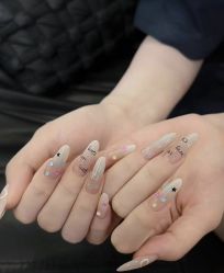 -进巍美甲美睫