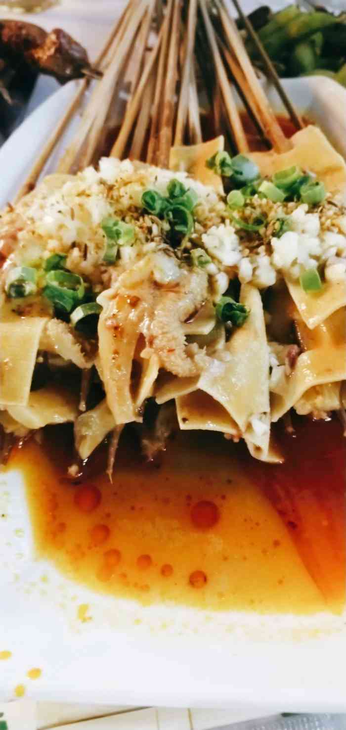 户县机场羊羔肉-"地址在凤城三路六号大院里面,露天环境在夏.