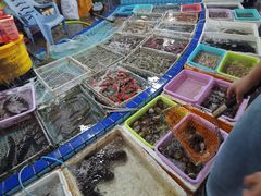 -霞涌市场海鲜摆卖区