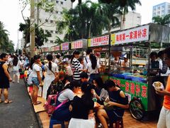 -海南大学南门小吃一条街(海甸三西路店)