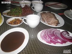 酱、洋葱、熏肉、香辣肉丝等-老昌春饼(中央大街店)