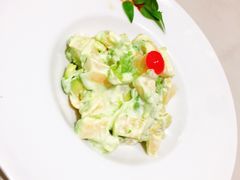 牛油果色拉-蝶园·装修中(BFC外滩金融中心店)