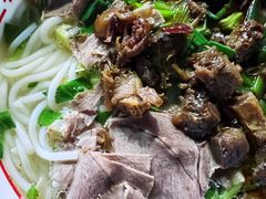 -小椒羊.羊肉粉 龙虾 羊肉串(新地旗舰店)