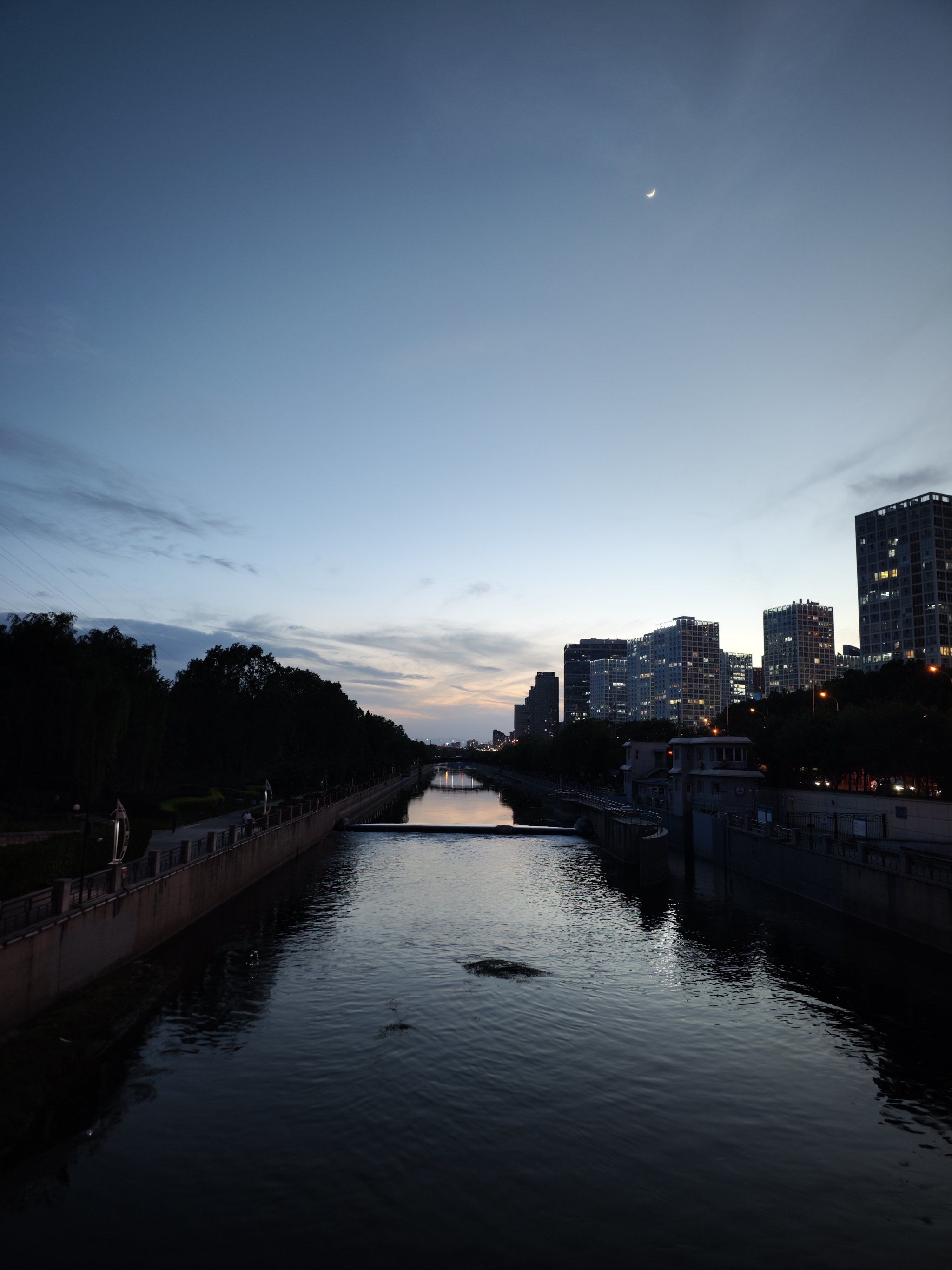 傍晚的通惠河畔油画般美妙