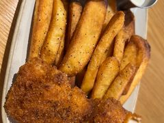 英式炸鱼配宽薯-HELLO 27 意面·沙拉·帕尼尼