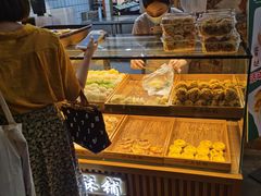 面包甜点陈列柜-沪上酥铺(东晓南店)