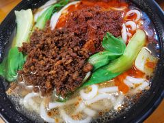 -丽虹云南过桥米线(兴工街店)