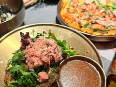 -草家酱蟹炭火烤肉店(珲春南路一店)