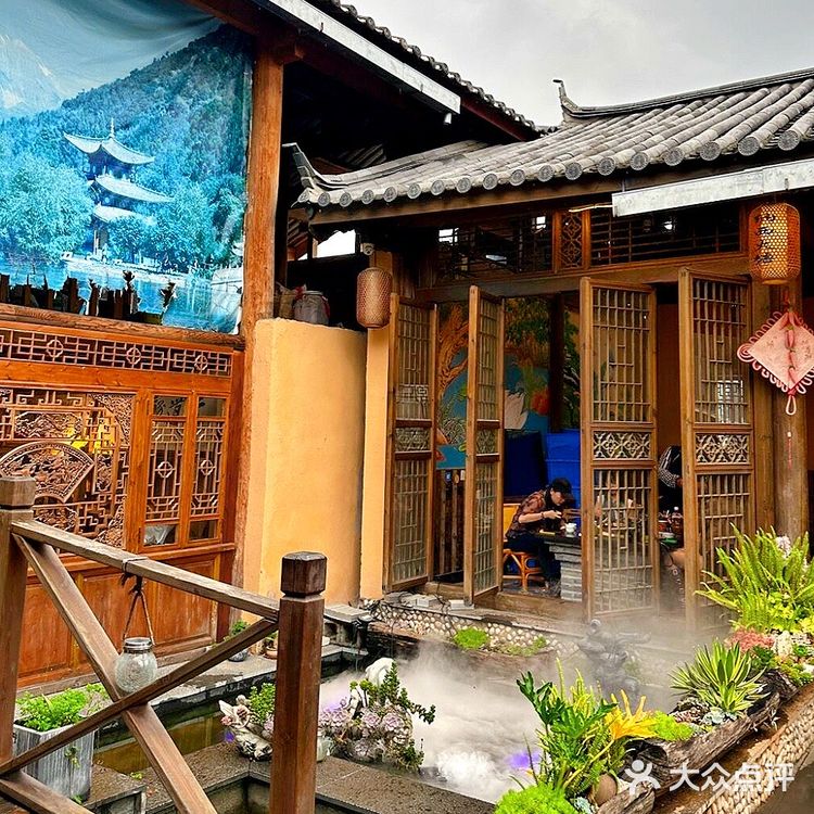 来束河古镇玩，这家耗牛锅别错过👍