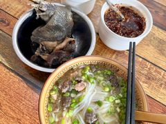 -正宗李家土鸡米线店