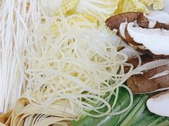 -鸡遇虾煲干锅火锅(小寨金莎店)