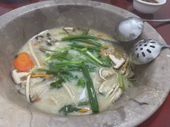 -姚记抚仙湖石锅鱼庄