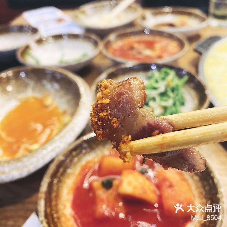 大口大口吃肉搭配烧酒简直不要太好吃了,食材也好新鲜,大写赞 「江南