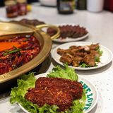 筷子兄弟都来吃的辣火锅 要不要来偶遇下[偷笑]