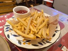 -Rabbit Cafe私房西餐甜点咖啡(栖霞路店)