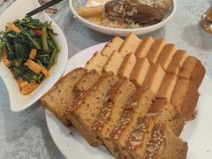 -汗腾格里·风味餐厅(新疆驻京办店)