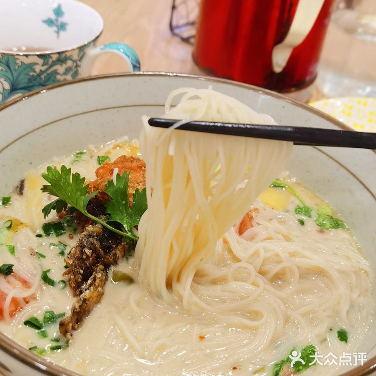 探店上海白玉兰广场拿汀太太