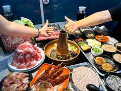 -洞庭洲·防空洞火锅·烧烤·铜锅涮肉(新百广场店)