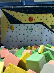 -反弹蹦床公园·亲子乐园·团建·派对(尚品奥莱店)