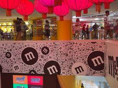 -m豆巧克力世界(上海世茂广场店)