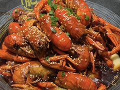 -肥肥虾庄·金牌油焖大虾(汉街SKP店)