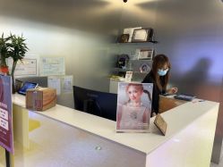 -丁和李朴美发沙龙