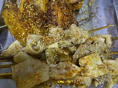 筋皮儿-勃利地摊·勃立小串烧烤