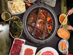-宽板凳老灶火锅(台湾街店)