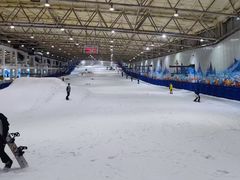 -乔波室内滑雪场