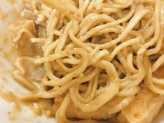 -松树干拌面店