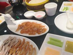 -皇城根·烤鸭·鱼头·家常菜(欧亚大观乐活城店)