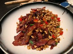 白辣椒炒腊牛肉-凤凰湘语·湘粤鲜融(浦东旗舰店)