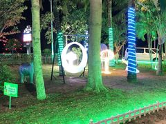 -亚龙湾亚泰商业街