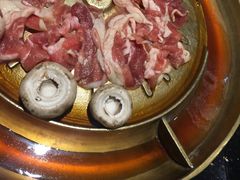 -猪啊牛呀羊啊铜盘烤肉(正大广场店)