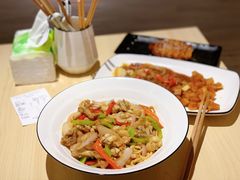 爆炒牛蛙拌川-汤去三面