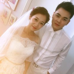 -现代经典婚纱摄影