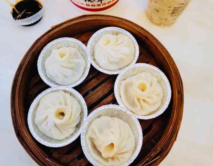 德华楼(南湖名都店)-"二刷德华楼,早上打包带回家的,汤包和豆皮.