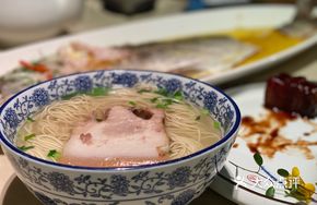 White Soup Braised Pork Noodles