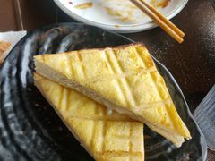 -曼听小寨海鲜烧烤·大连辣炒大王(盖州街店)