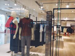 -COS(月星环球港店)