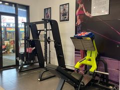 -思迈威健身(积玉桥万达店)