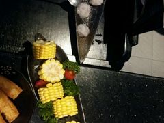 甜玉米&nbsp;&nbsp;手工鲜虾滑-捞王猪肚鸡火锅(财富中心店)