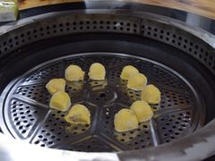 粘豆包-粘豆包柴火铁锅炖