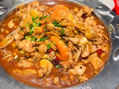 牛蛙煲-胖哥俩肉蟹煲(湖滨银泰in77店)
