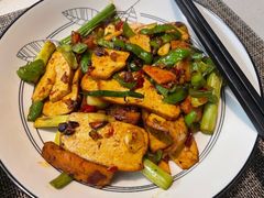 -爱碗亭·鲜炒湖南菜(壹城中心店)