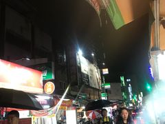 -六合夜市