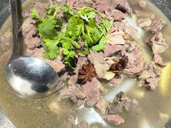 -大众跷脚牛肉馆·非遗传承单位(峨眉山店)