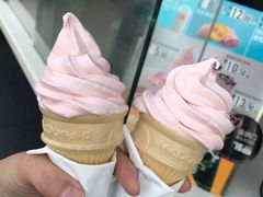 蜜桃乌龙茶圆筒冰激淋-麦当劳(杭州庆春路店)