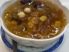 银耳莲子炖桃胶-江记甜品(罗湖店)